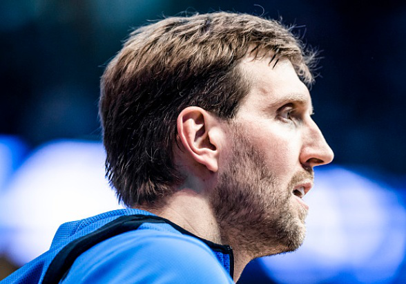 多特蒙德训练开放日，今晨再遭质疑引欢呼，意甲在即，更衣室氛围转暖的简单介绍